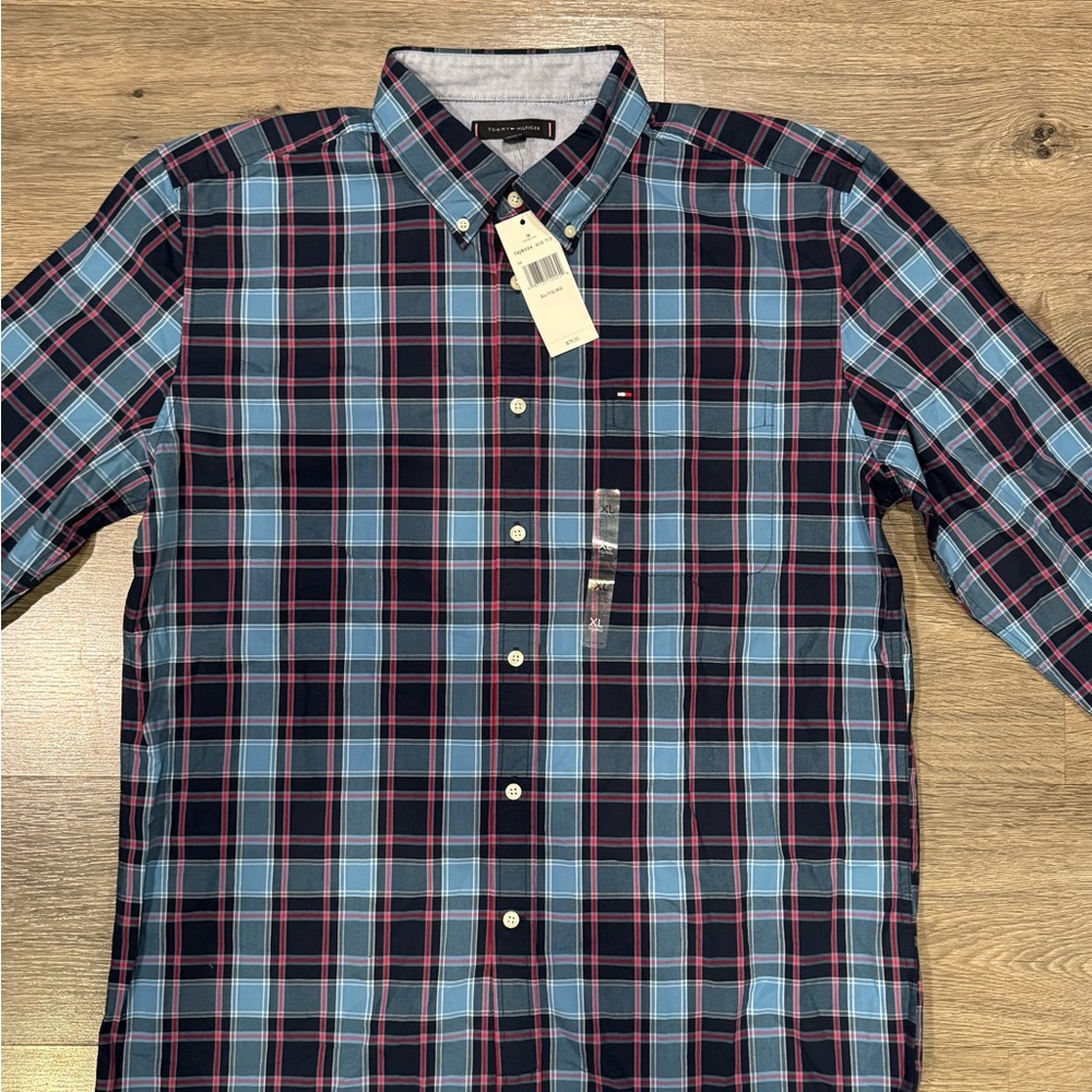 NWT Tommy Hilfiger Casual Button Down